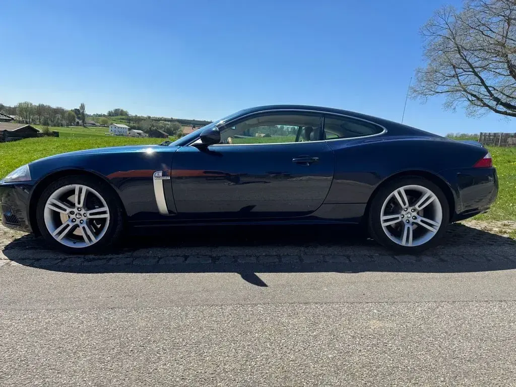 Gebraucht Jaguar XKR Supercharged 416 PS (305 kW) 2008 Indigo blue . Coupé