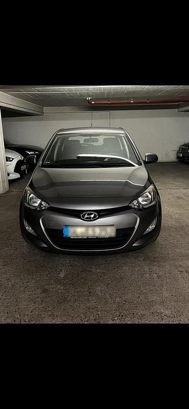Gebraucht Hyundai i20 2012 Grau Kleinwagen