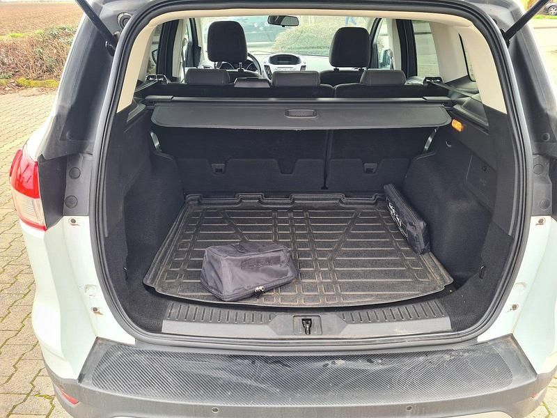 Gebraucht Ford Kuga SYNC Edition 150 PS (110 kW) 2014 Weiß SUV