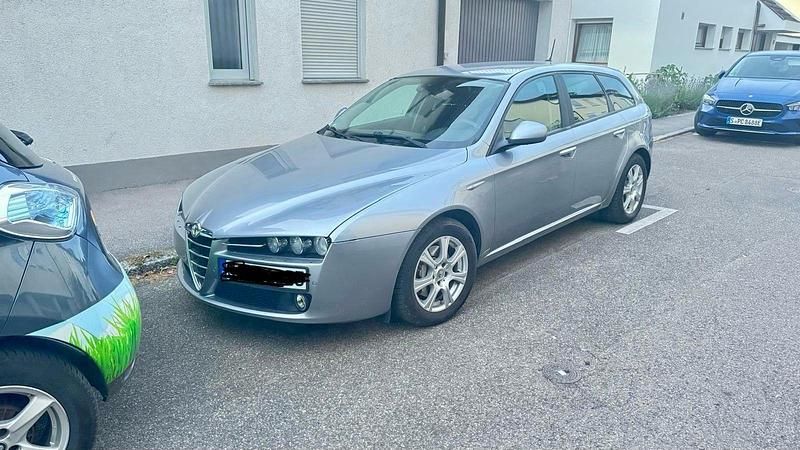 Grau Gebraucht 2008 Alfa Romeo 159 Kombi | 5.000 € (Teuer) - Bild 1/4