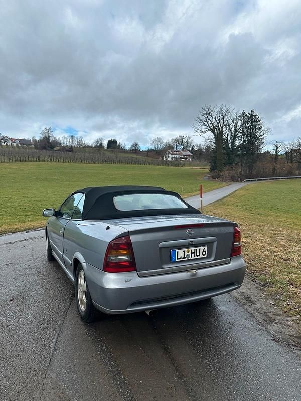 Gebraucht Opel Astra Cabriolet 104 PS (76 kW) 2004 Silber Cabrio
