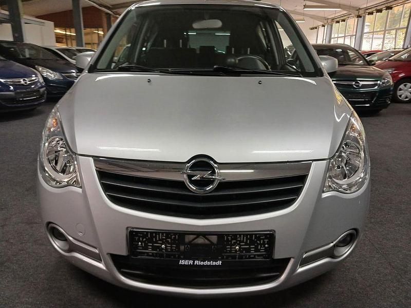Second-hand Opel Agila 86 CP (63 kW) 2008 Argintiu Hatchback