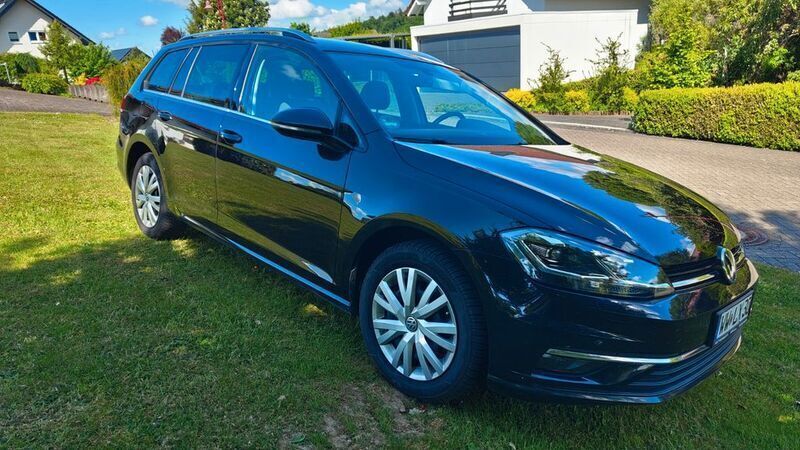 Schwarz Gebraucht 2018 VW Golf VII Highline Kombi | 14.000 € (Superpreis) - Bild 1/4