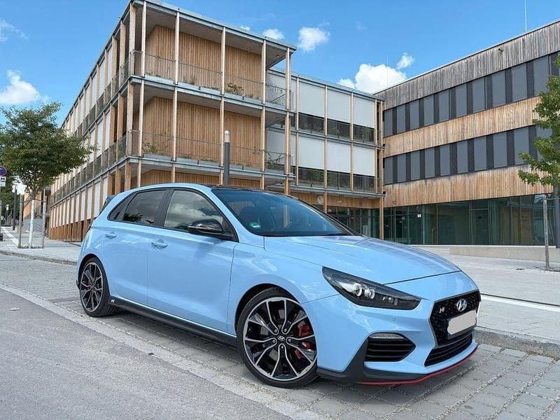 Blau Gebraucht 2019 Hyundai i30 N Performance Limousine | 24.890 € (Fairer Preis) - Bild 1/4