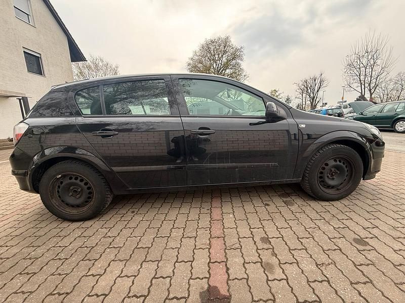 Gebraucht Opel Astra 105 PS (77 kW) 2007 Schwarz Kleinwagen