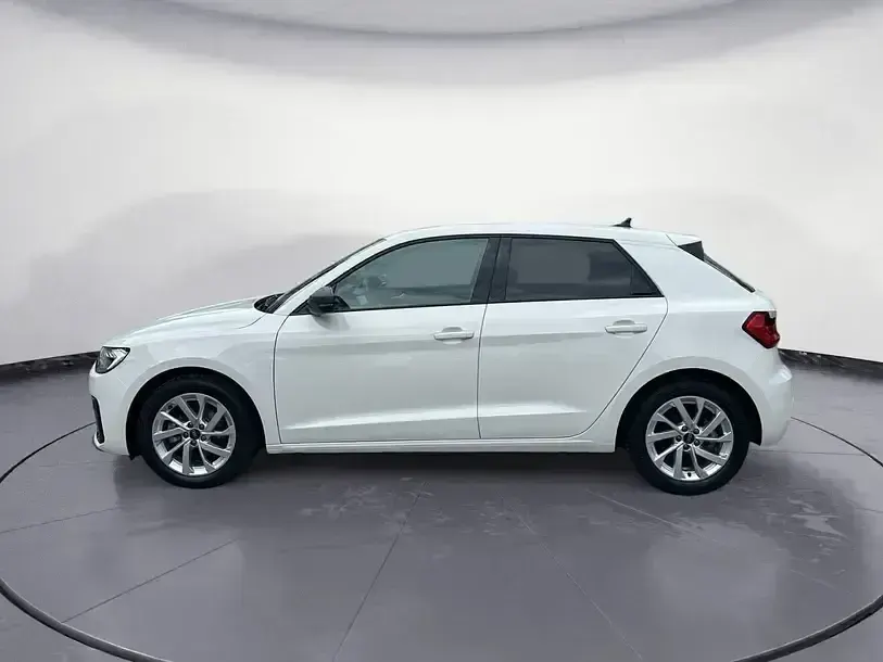 Używany Audi A1 Sportback Advanced Plus 116 KM (85 kW) 2025 Biały Hatchback