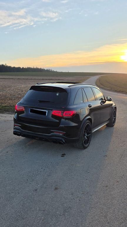 Schwarz Gebraucht 2020 Mercedes GLC63 AMG AMG SUV | 62.000 € (Fairer Preis) - Bild 1/4