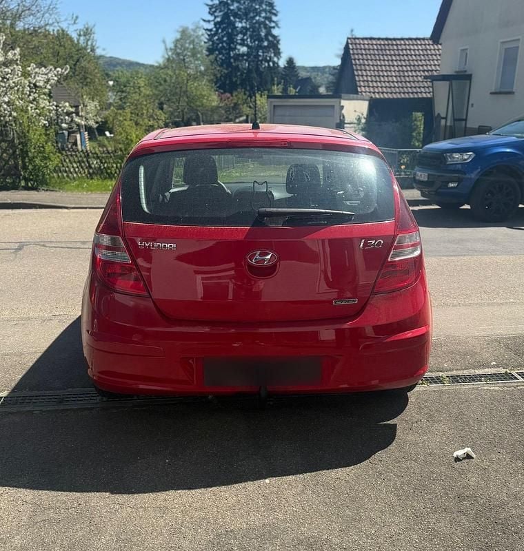 Gebraucht Hyundai i30 Edition+ 90 PS (66 kW) 2009 Rot Kombi