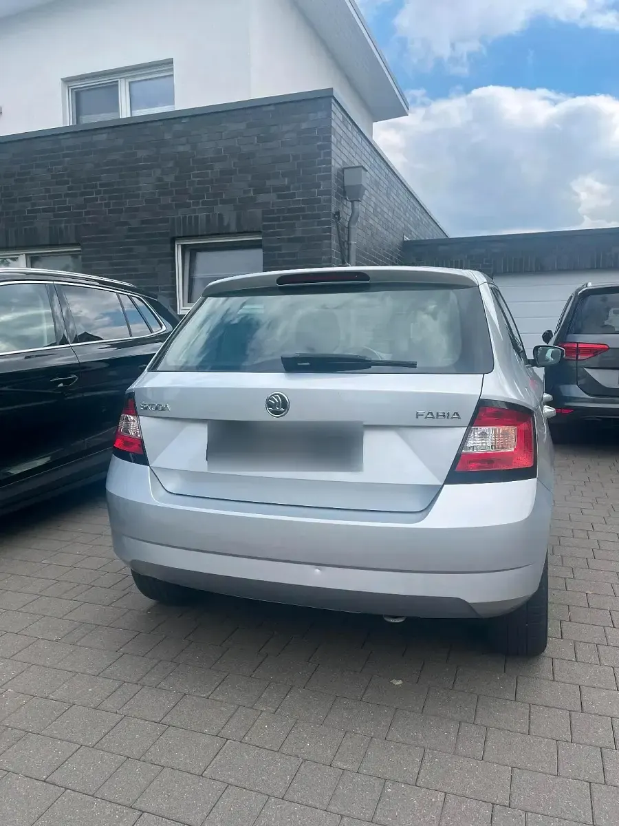 Gebraucht Skoda Fabia Ambition 75 PS (55 kW) 2017 Silber Kleinwagen