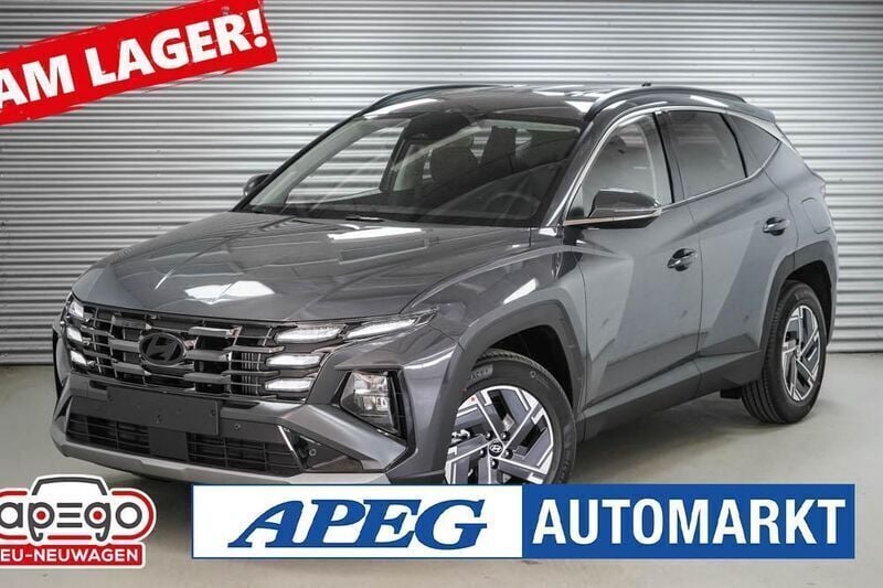 Grau Neu 2025 Hyundai Tucson Essential SUV | 31.490 € (Superpreis) - Bild 1/4