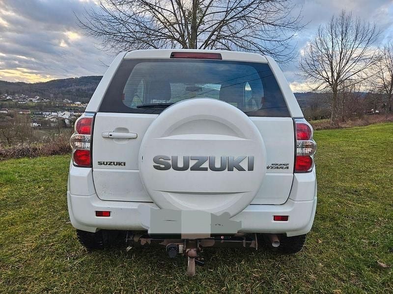 Gebraucht Suzuki Grand Vitara Comfort 129 PS (94 kW) 2010 Weiß SUV