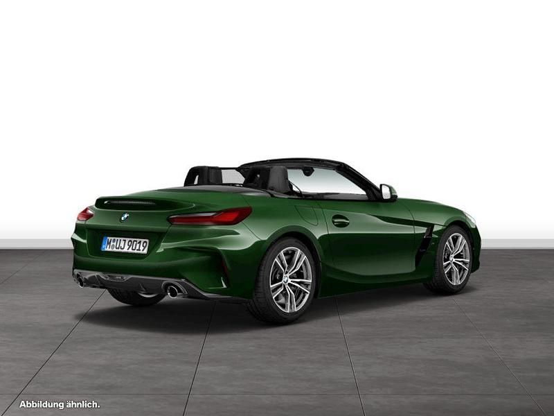 Gebraucht BMW Z4 M Sport 197 PS (144 kW) 2025 Sanremo green metallic Cabrio