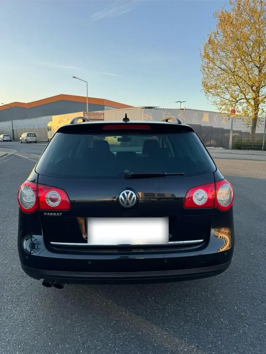 Gebraucht VW Passat 110 PS (80 kW) 2010 Schwarz Kombi