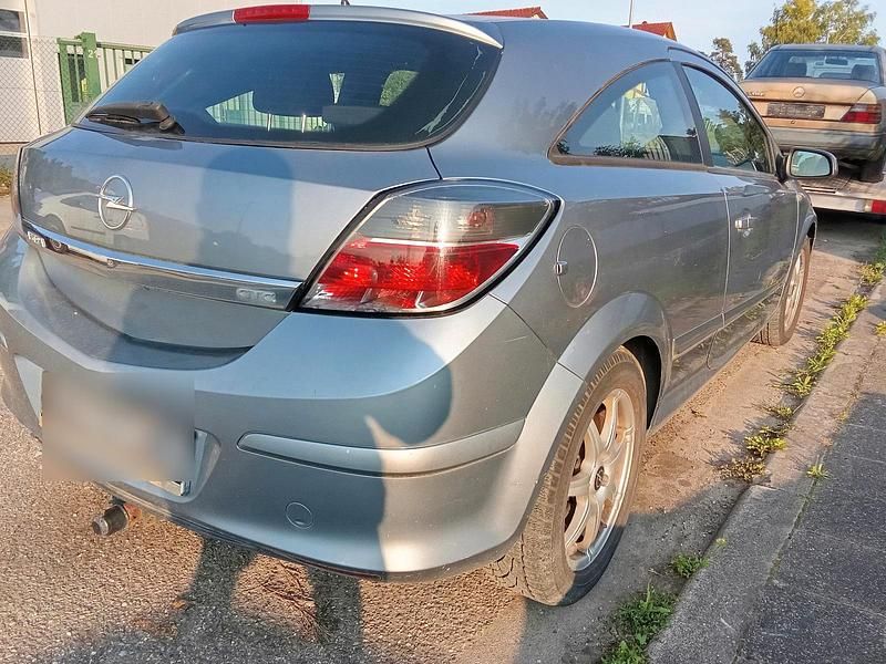 Blau Gebraucht 2006 Opel Astra GTC Coupé | 1.700 € (Guter Preis) - Bild 1/4