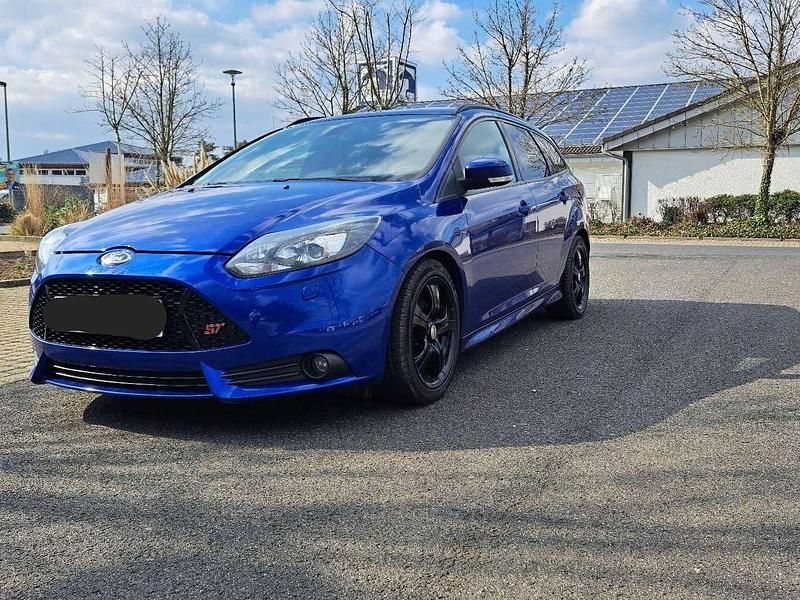 Blau Gebraucht 2013 Ford Focus ST Kombi | 7.800 € (Fairer Preis) - Bild 1/4