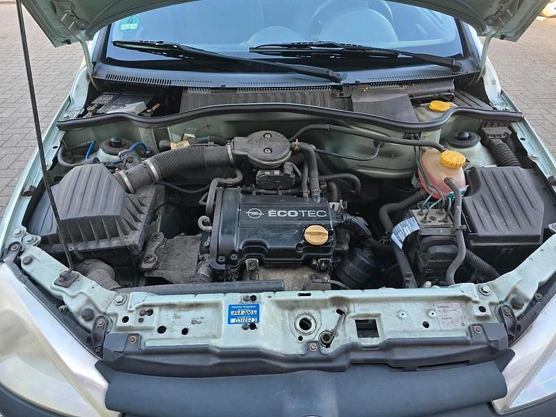 Usado Opel Commodore 58 CV (42 kW) 2002 Verde Monovolumen
