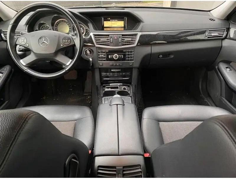 Gebraucht Mercedes E250 204 PS (150 kW) 2011 Grau Kombi
