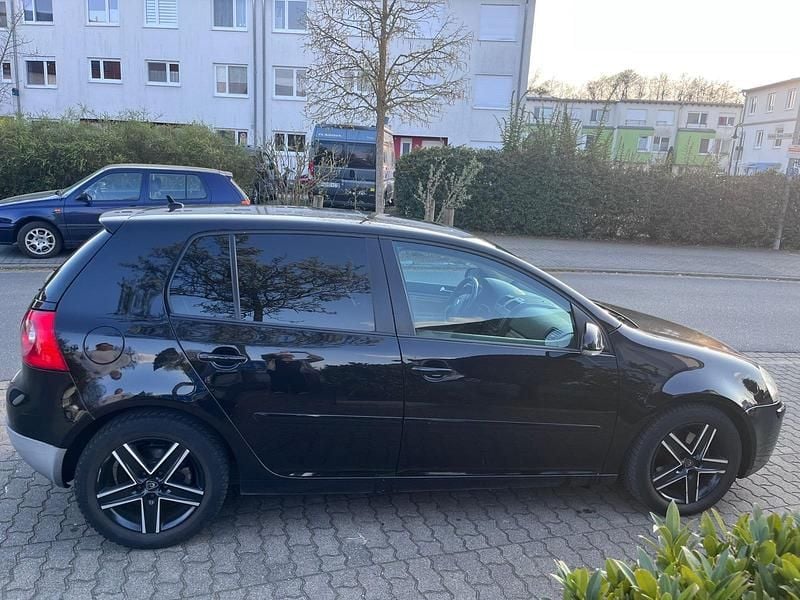 Gebraucht VW Golf V 140 PS (102 kW) 2005 Schwarz Kleinwagen