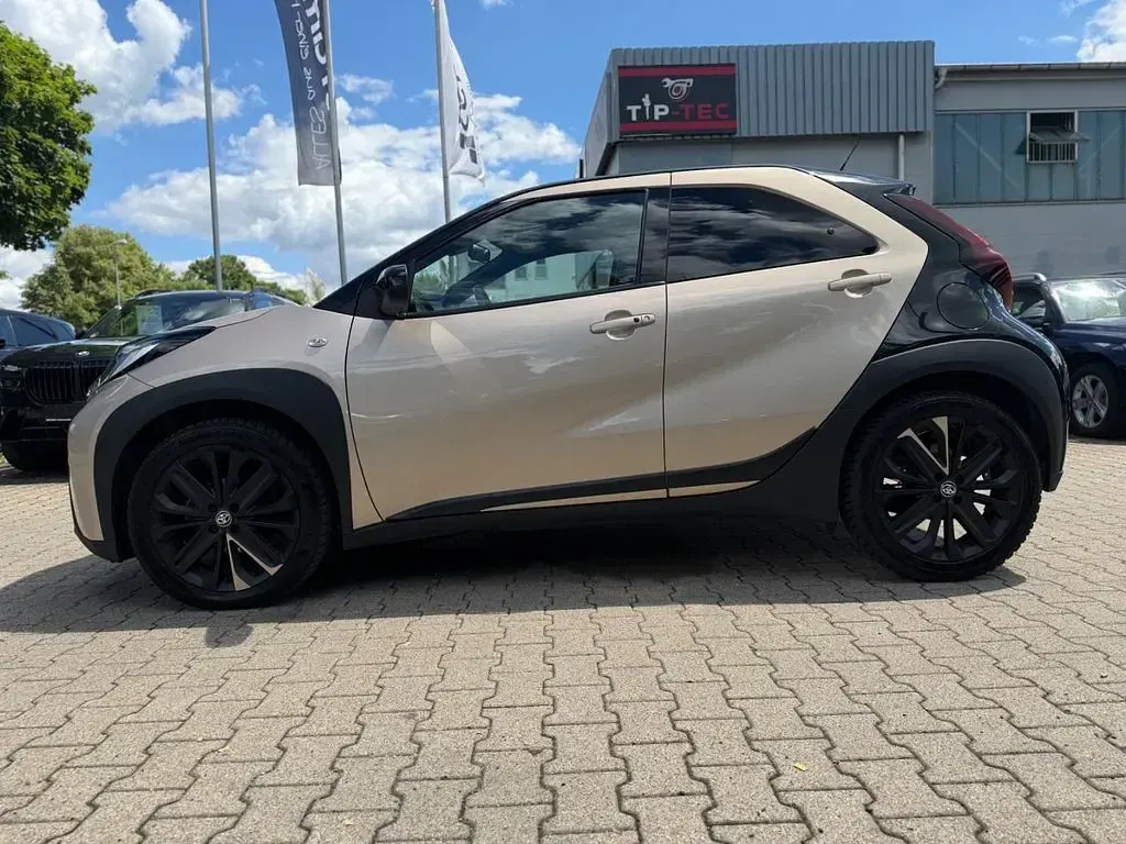 Gebraucht Toyota Aygo X Style 72 PS (52 kW) 2023 Beige SUV