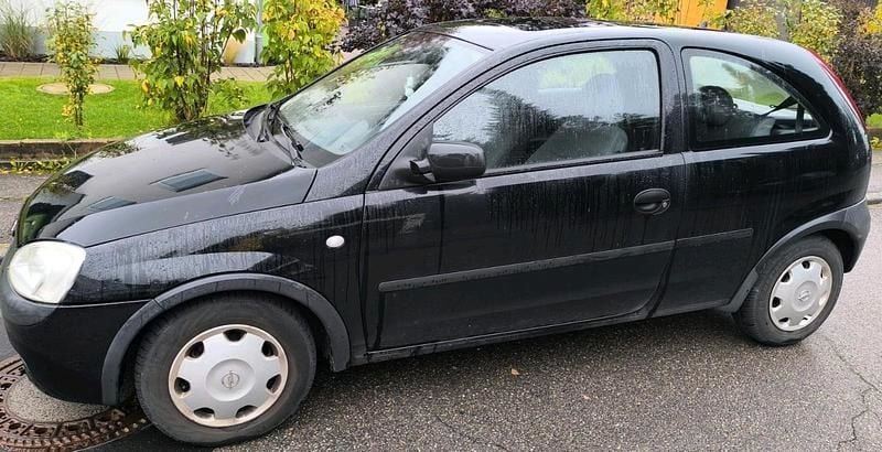 Schwarz Gebraucht 2002 Opel Corsa Kleinwagen | 400 € (Superpreis) - Bild 1/4