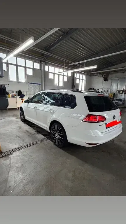 Gebraucht VW Golf VII 110 PS (80 kW) 2015 Weiß Kombi