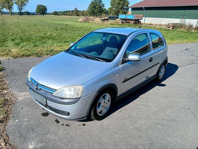 Grau Gebraucht 2003 Opel Corsa Kleinwagen | 1.500 € (Teuer) - Bild 1/4