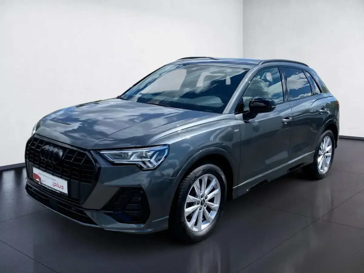 Second-hand Audi Q3 S-Line 150 CP (110 kW) 2025 Gri SUV