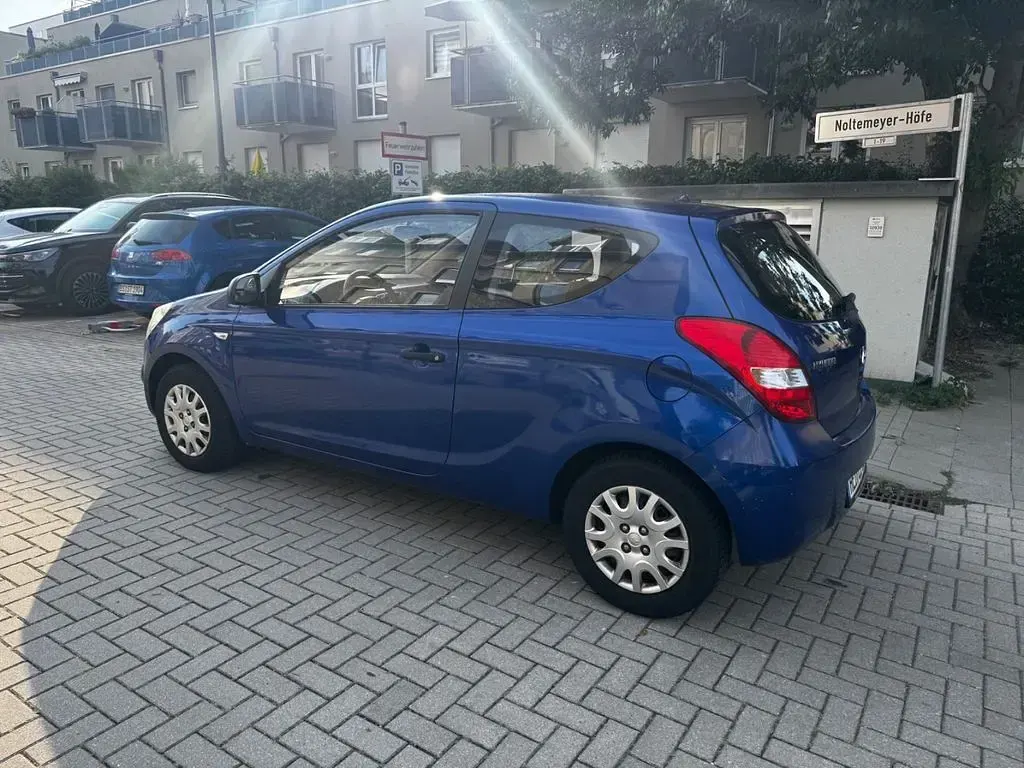 Gebraucht Hyundai i20 Classic 77 PS (56 kW) 2009 Blau Kleinwagen