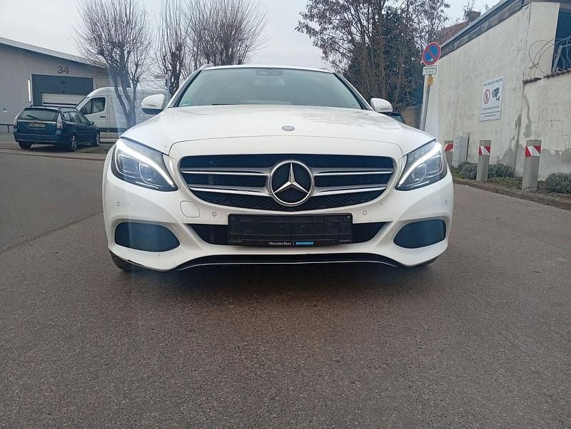 Gebraucht Mercedes C250 204 PS (150 kW) 2014 Weiß Kombi