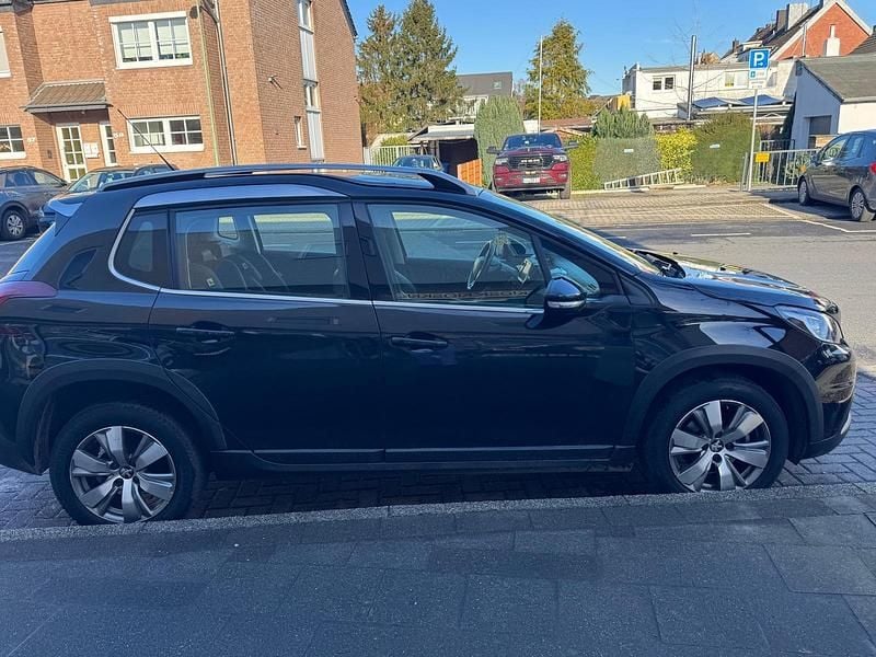 Gebraucht Peugeot 2008 102 PS (75 kW) 2018 Schwarz SUV