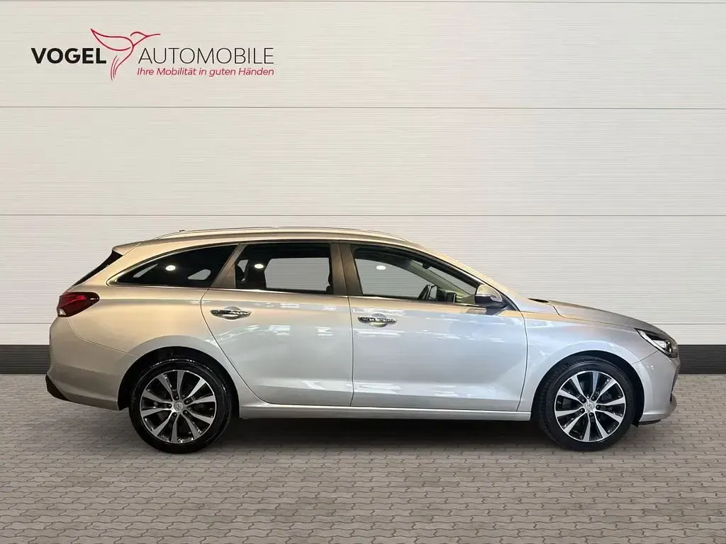 Gebraucht Hyundai i30 Premium 140 PS (102 kW) 2018 Silber Kombi