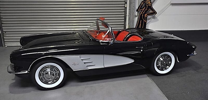 Schwarz Gebraucht 1960 Corvette C1 Cabrio | 99.999 € - Bild 1/4