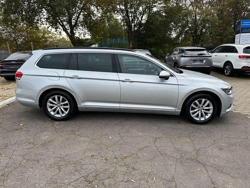 Gebraucht VW Passat 120 PS (88 kW) 2016 Silber Limousine