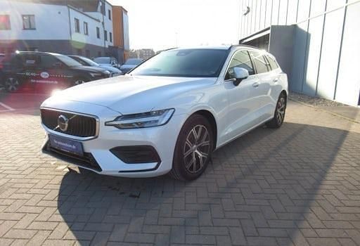 Gebraucht Volvo V60 Core 163 PS (119 kW) 2024 Weiß Kombi