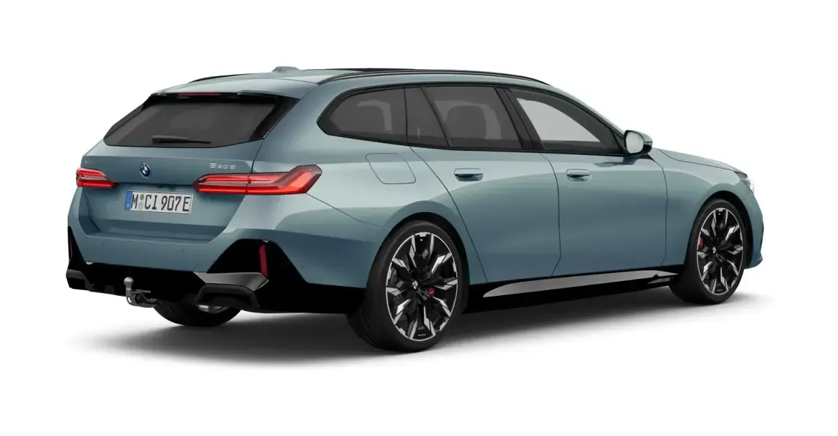 Gebraucht BMW 550e Comfort Edition 489 PS (359 kW) 2025 Grün Kombi