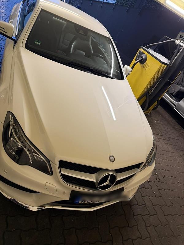 Gebraucht Mercedes E220 170 PS (125 kW) 2013 Weiß Coupé