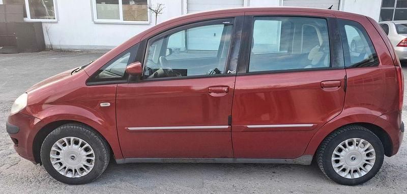 Gebraucht Lancia Musa 95 PS (69 kW) 2007 Rot Van / Kleinbus