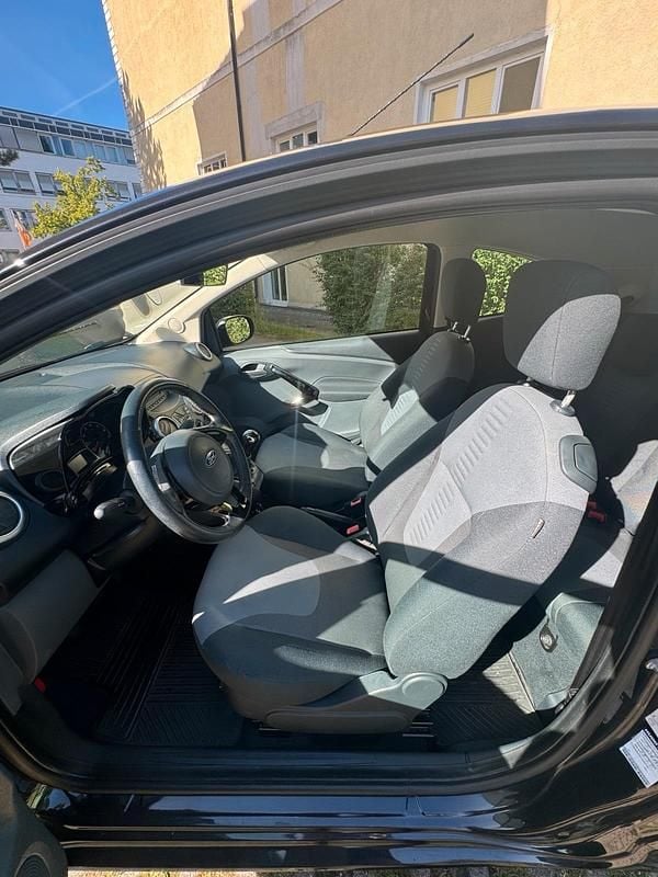 Gebraucht Ford Ka 75 PS (55 kW) 2013 Schwarz Kleinwagen