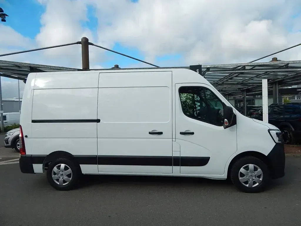 Gebraucht Renault Master 179 PS (131 kW) 2021 Mineralweis Van / Kleinbus