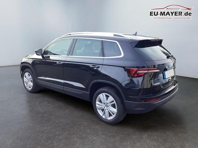Neu Skoda Karoq Drive 150 PS (110 kW) 2026 Magic schwarz metallic/schwarz SUV