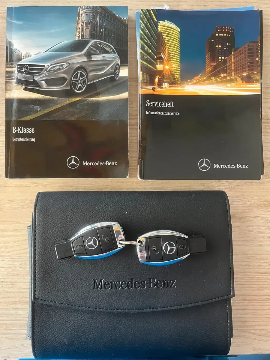 Gebraucht Mercedes B180 122 PS (89 kW) 2015 Silber Kleinwagen