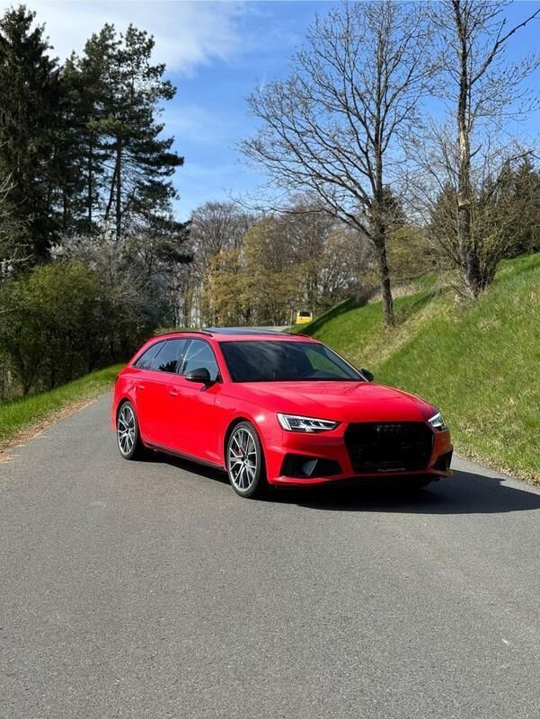 Rot Gebraucht 2018 Audi A4 S-Line Kombi | 30.000 € - Bild 1/4