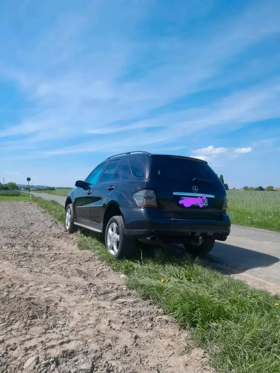 Gebraucht Mercedes ML350 306 PS (225 kW) 2007 Schwarz SUV