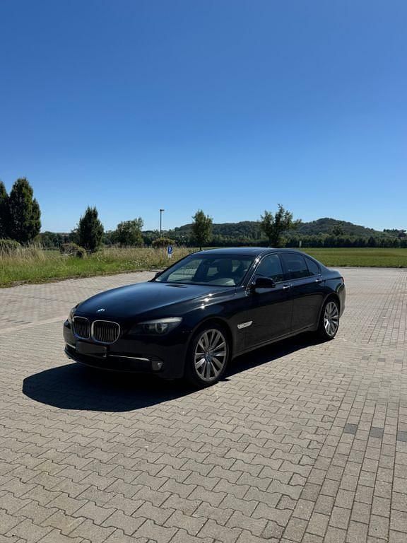 Schwarz Gebraucht 2011 BMW 730 Shadowline Limousine | 15.500 € (Fairer Preis) - Bild 1/4