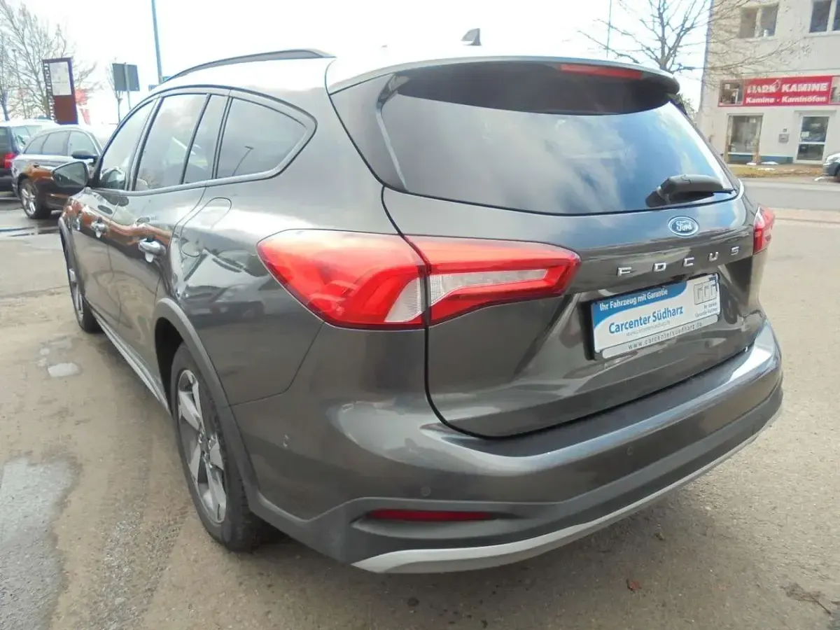 Gebraucht Ford Focus Active 182 PS (133 kW) 2019 Grau Limousine