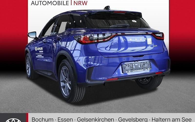 Gebraucht Lexus LBX 136 PS (100 kW) 2026 Blau SUV