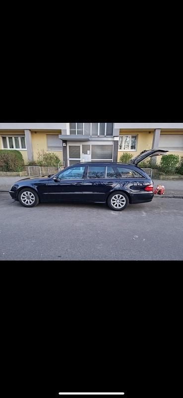 Blau Gebraucht 2007 Mercedes E280 Avantgarde Kombi | 2.999 € (Guter Preis) - Bild 1/4
