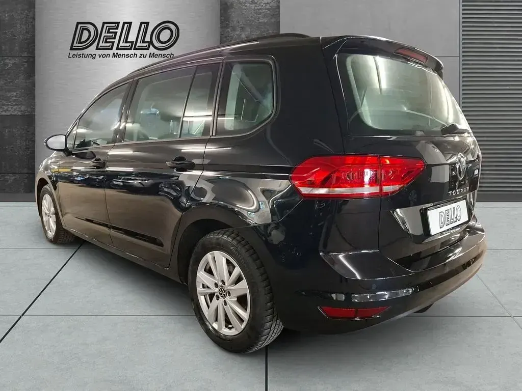 Gebraucht VW Touran Comfortline 150 PS (110 kW) 2023 Schwarz Van / Kleinbus