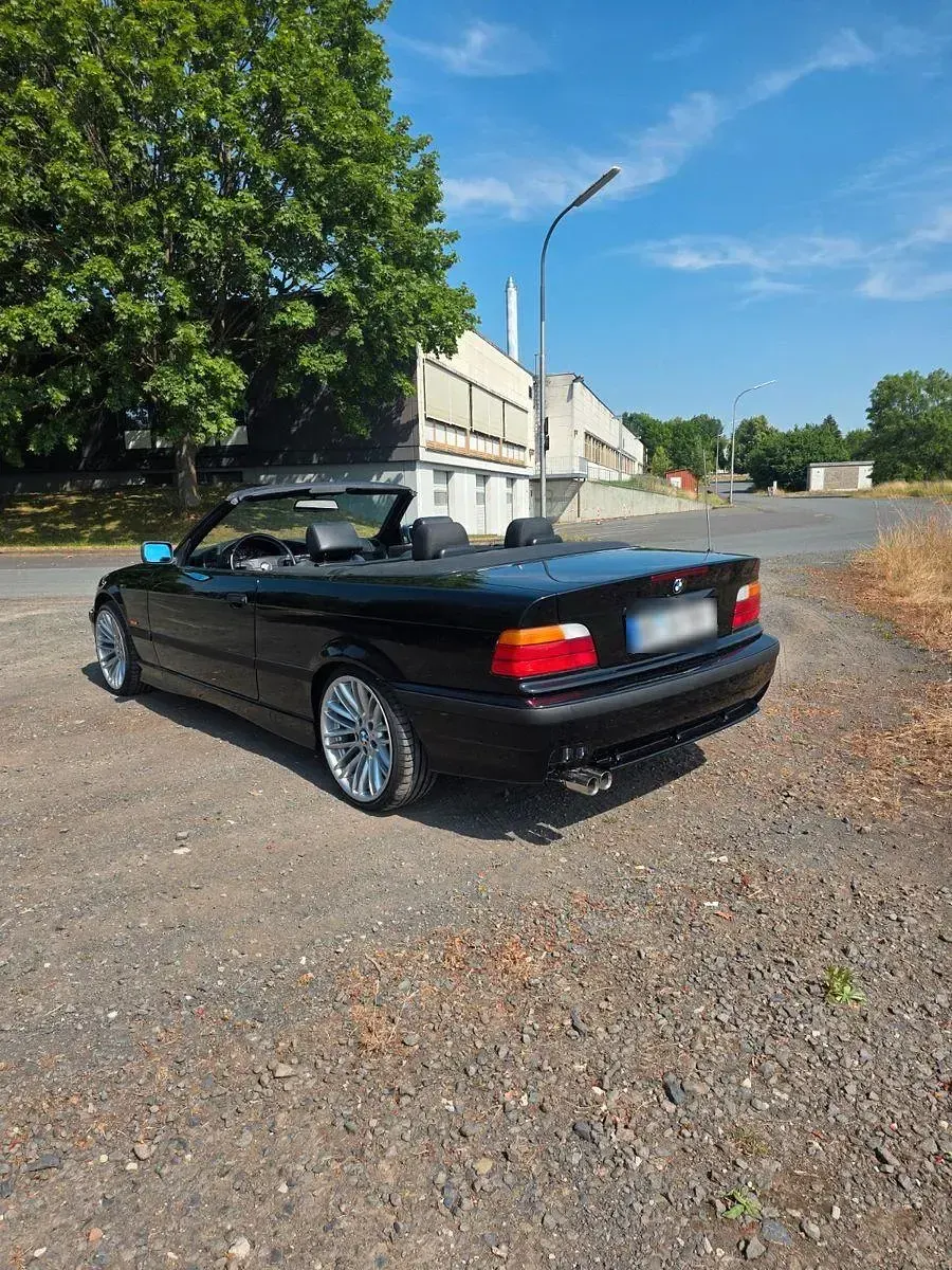 Gebraucht BMW 320 Cabriolet 150 PS (110 kW) 1997 Schwarz Cabrio