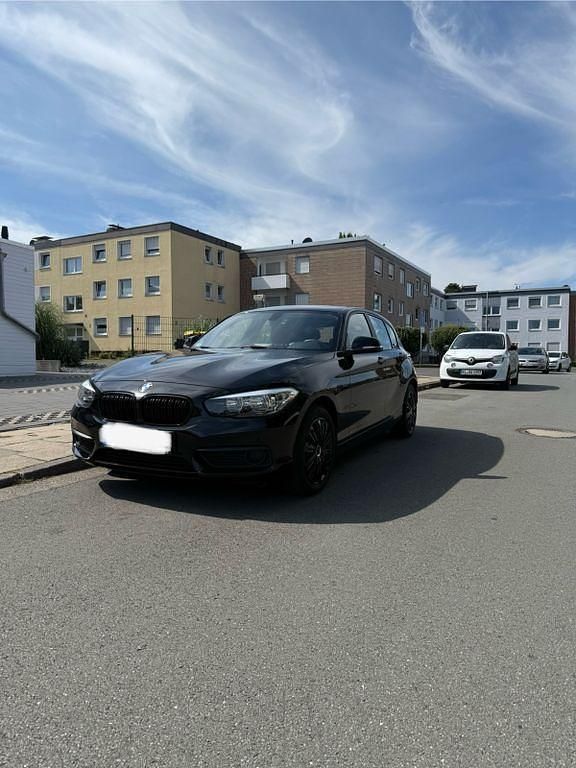 Schwarz Gebraucht 2017 BMW 116 Advantage Kleinwagen | 10.299 € (Guter Preis) - Bild 1/4